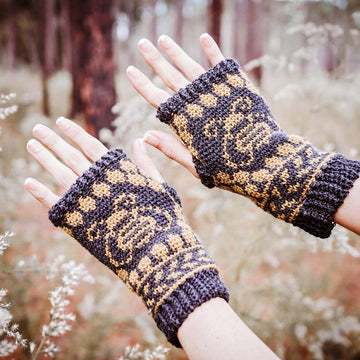Bee Fingerless Mittens