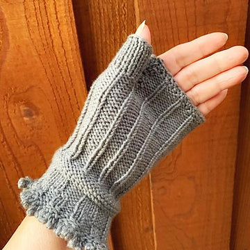 Laces mittens