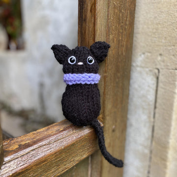 Titchy Witch Halloween Toy