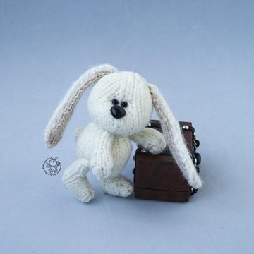Mini bunny knitting flat