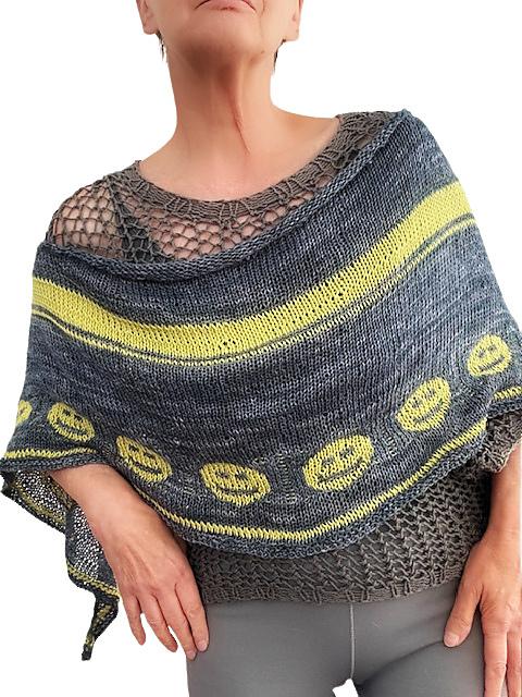 All smiles shawl