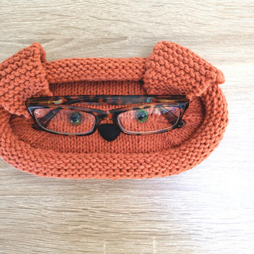 Glasses holder dog oval basket