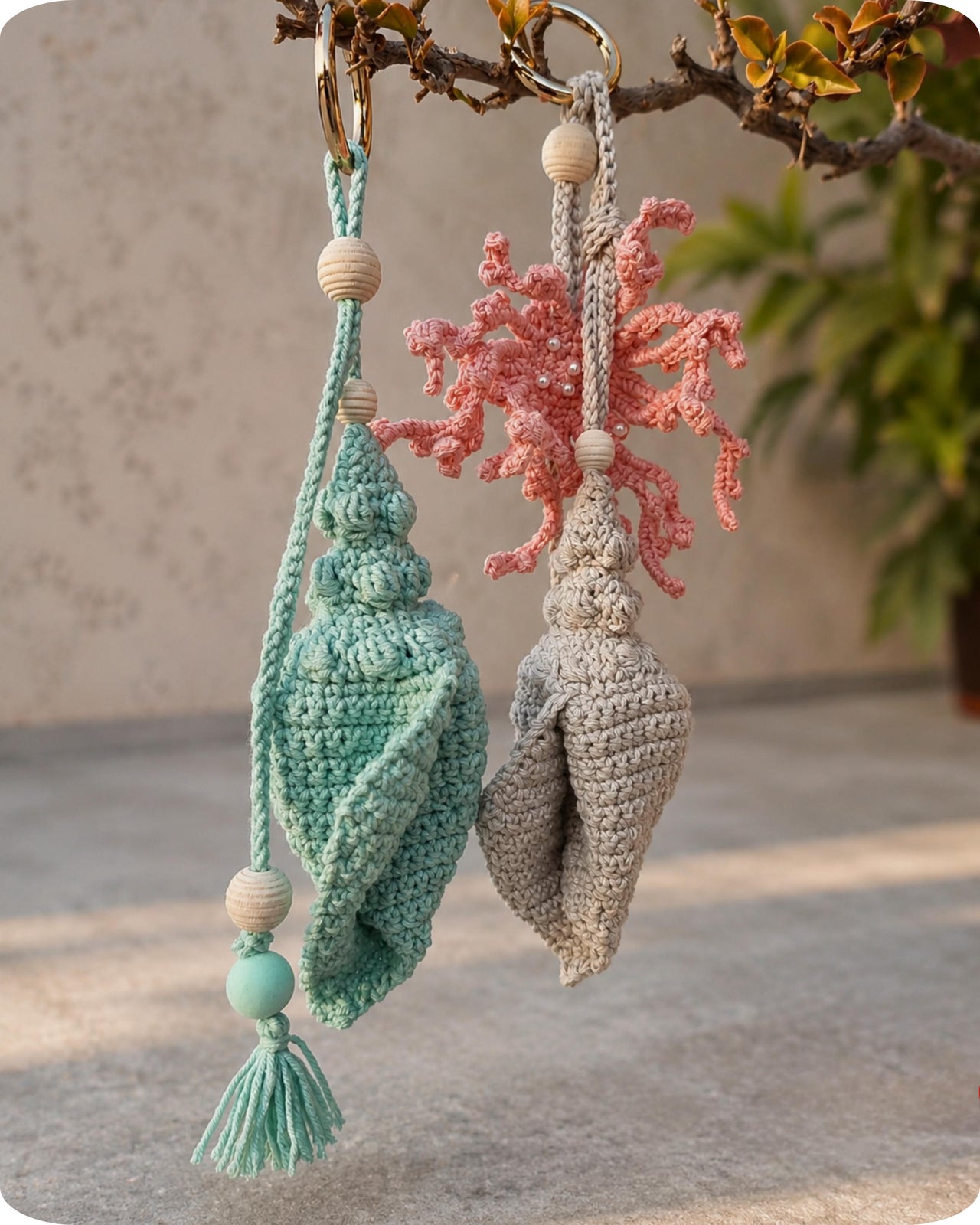 Seashell coral bag charm keychain crochet pattern B2