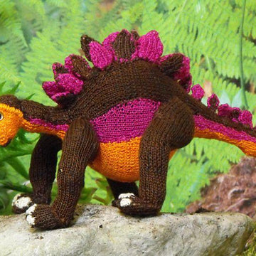 Steve the Stegosaurus toy knitting pattern