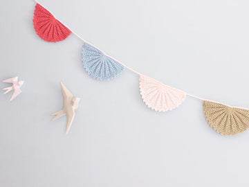 Fan bunting