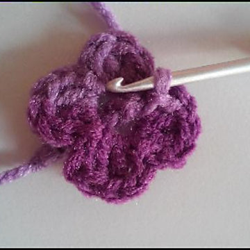 Simple and Pretty Flower Bracelet