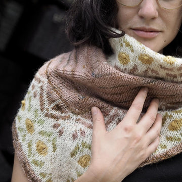 Bouton d'Or Shawl