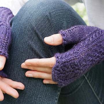 Meadow Queen Mitts