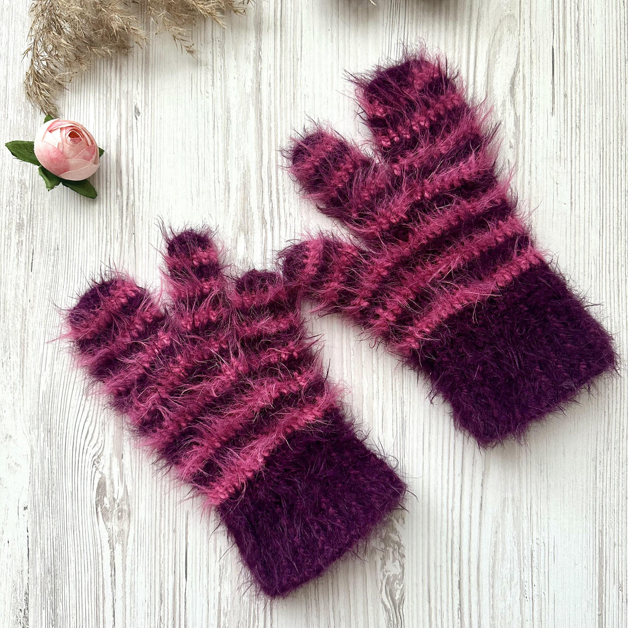 Tabi mittens