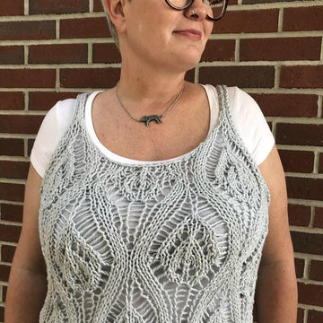 Traveling dropped stitches top
