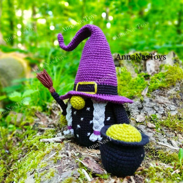 Witch with a green nose