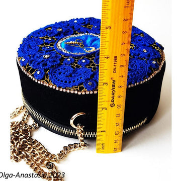 Evening bag round with Irish crochet lace