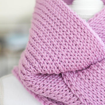 Crochet Twisted Cowl