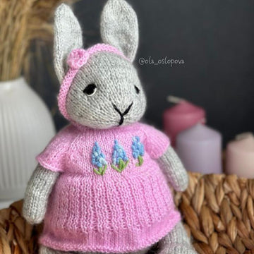 Knitting pattern Bunny in dress