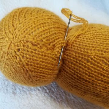 Toy knitting patterns - Knit your Winnie the Pooh and Piglet based on the book