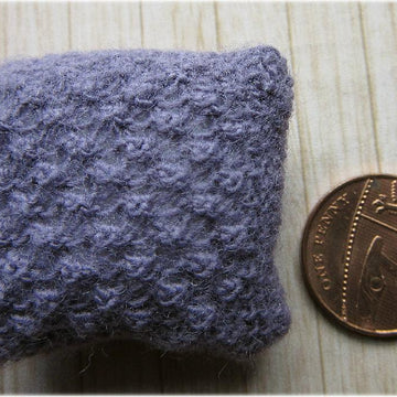 1:12th scale Blackberry throw and cushions