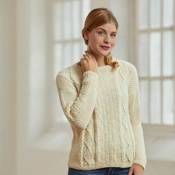 Woolf Pullover - Jumper Knitting Pattern for Women in Tahki Yarns Classic Superwash