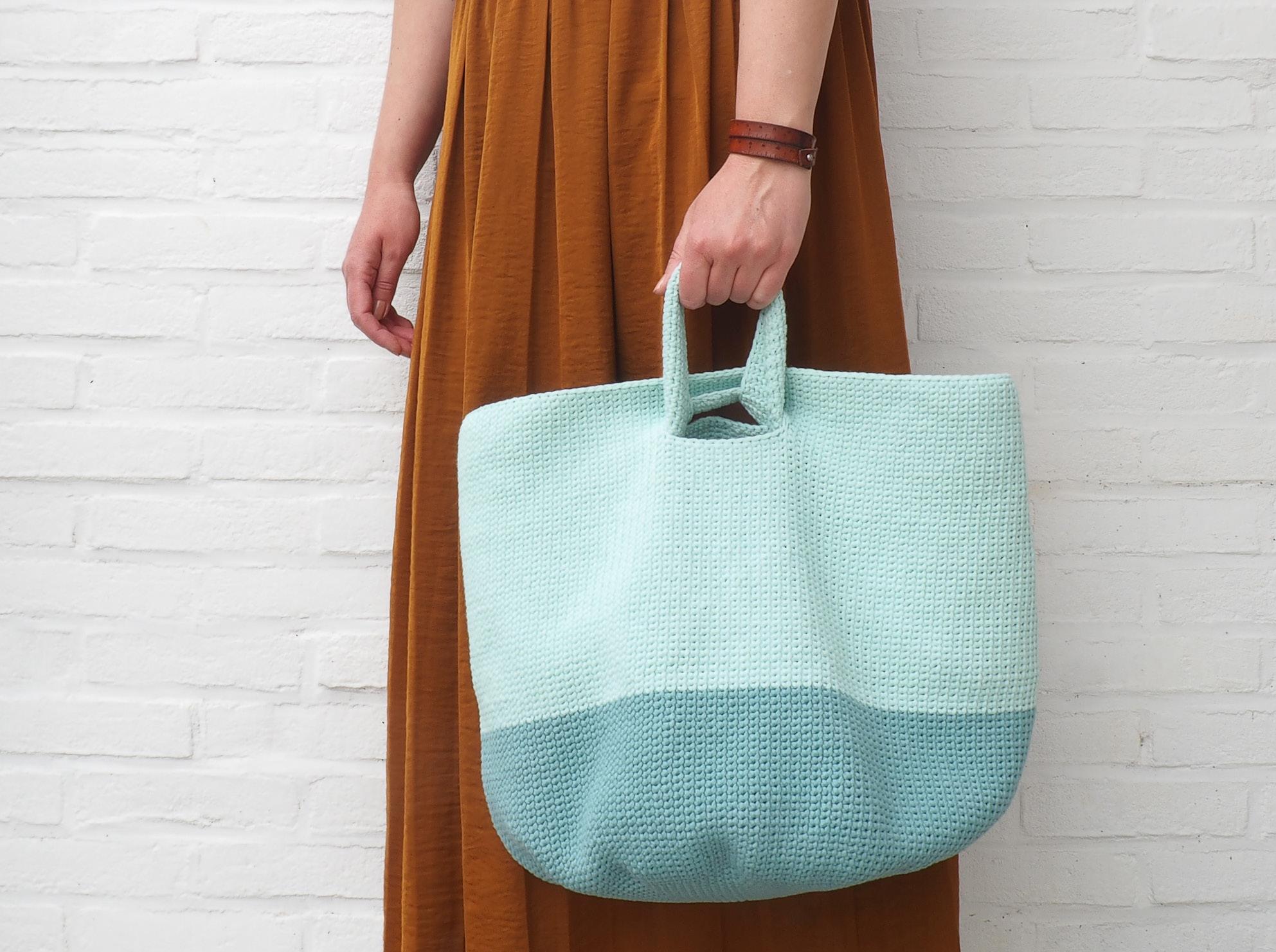 Slouchy Pouch Color Block in Yarn and Colors Zen - YAC330113 - Downloadable PDF