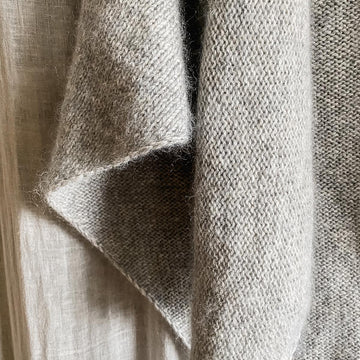 Ruke shoulder scarf
