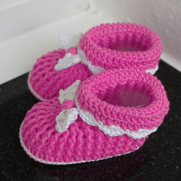 Häkelanleitung Babyschühchen mit Schleife