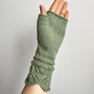 Lacy Cuff Fingerless Mitts