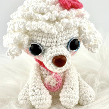 Snowberry the Poodle – Amigurumi Crochet Pattern Available in English and Portuguese
