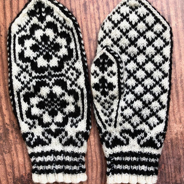 Blossoms Selbu Mittens