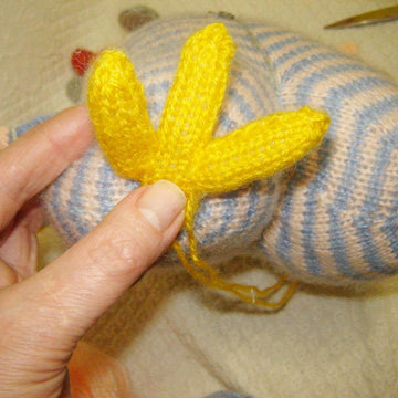 Toy Knitting Patterns - Knit Rooster with an alarm clock