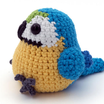 Amigurumi Blue and Gold Macaw