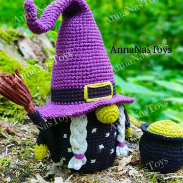 Witch with a green nose