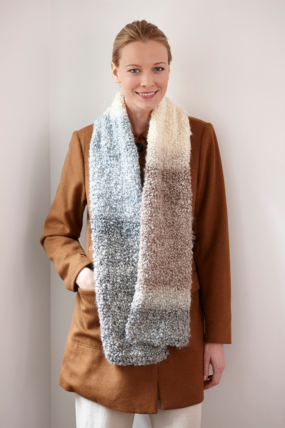 Simple One Ball Scarf in Lion Brand Homespun Thick & Quick - L30125F