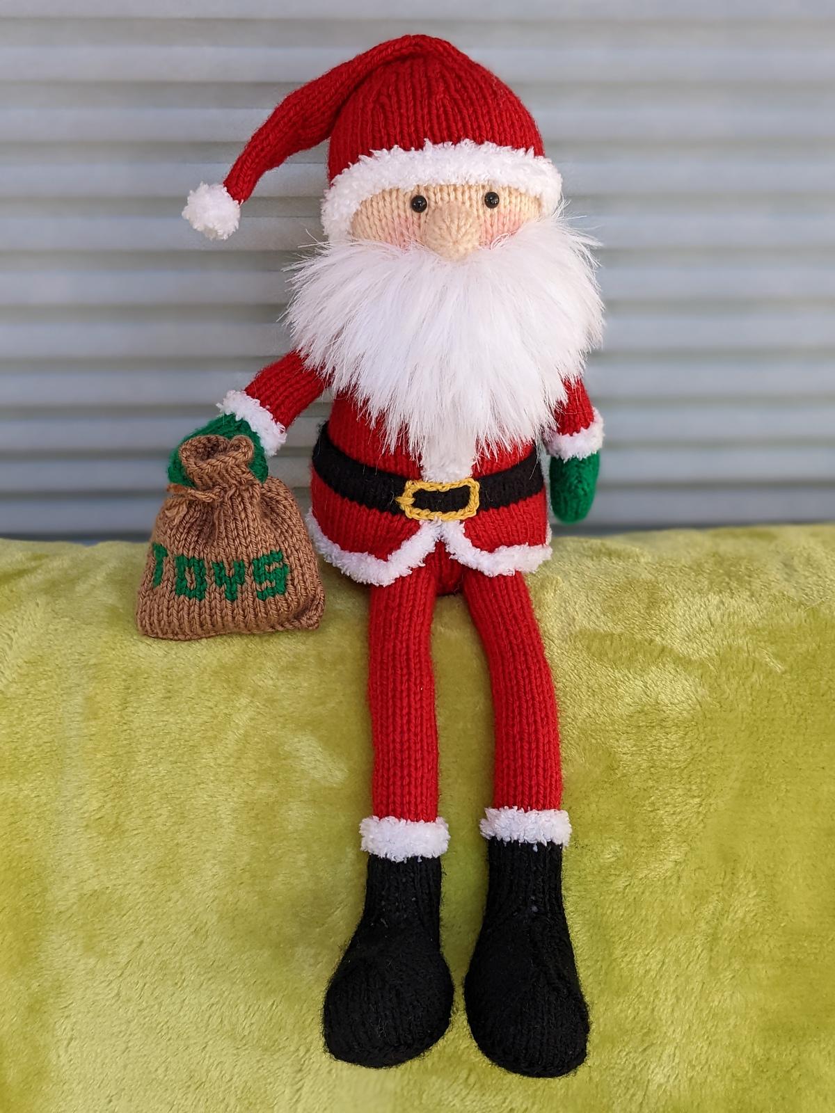 Santa Claus shelf sitter