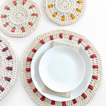 The Tulip Placemat & Doily Set 104