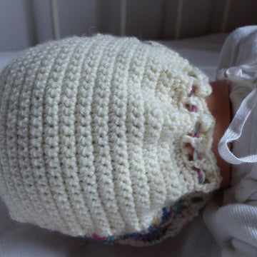Gehäkelte Babyhaube / Babymütze