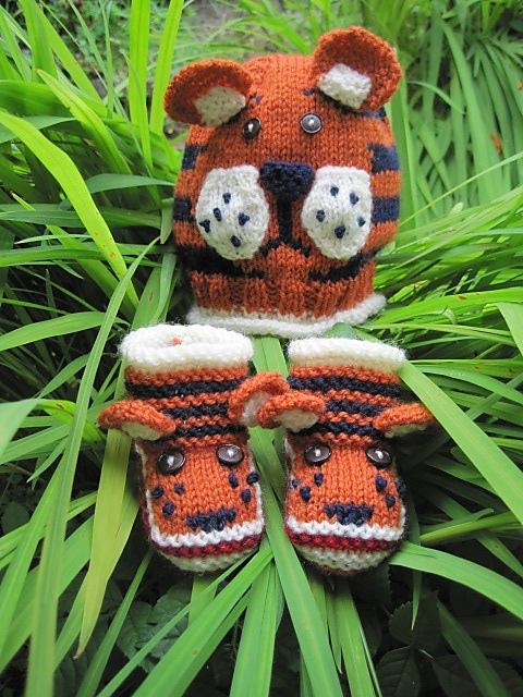Tiger Paws Baby Hat and Booties