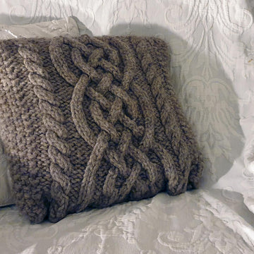 Jalla - Celtic cables cushion