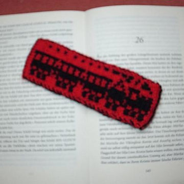 Train bookscarf