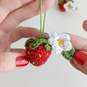 Crochet strawberry pattern, easy crochet keychain NO SEW pattern