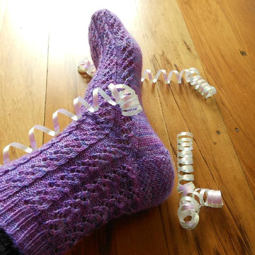 Ribbon Curl Socks