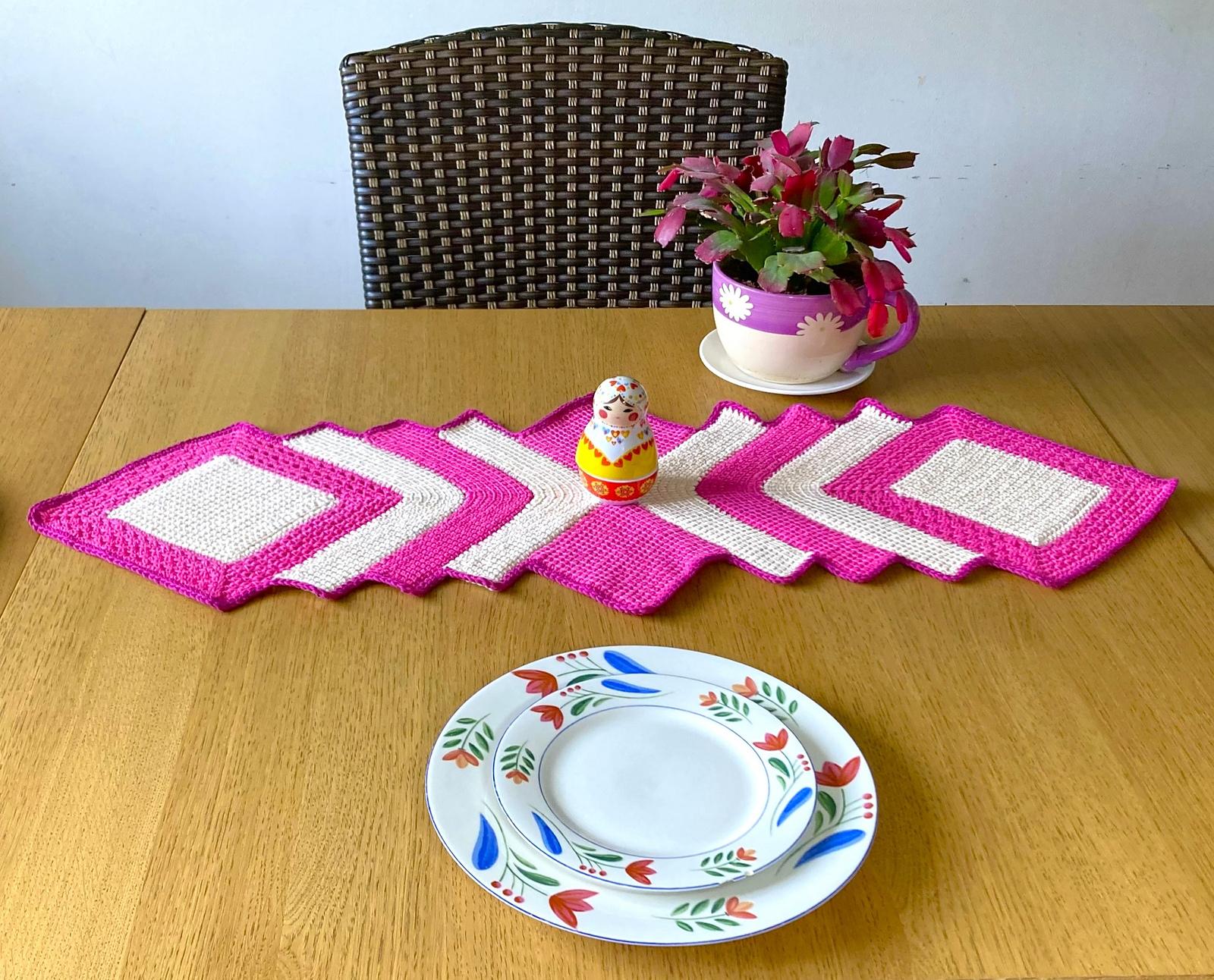 Table Runner by HueLaVive