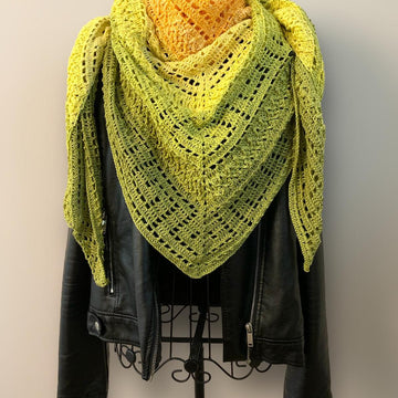 Triangular Scarf "Olympia"