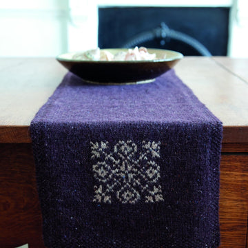 Snowflake placemats, coasters and table runner