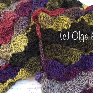 Voluminous Shells Scarf