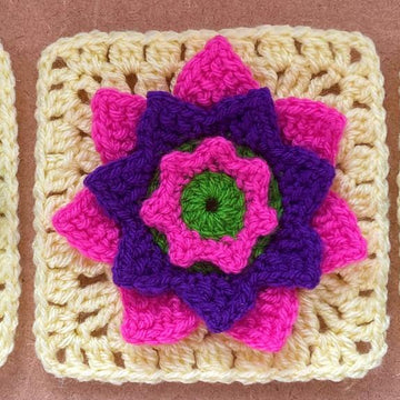 Flower square by HueLaVive