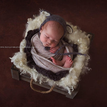Lamb Bonnet