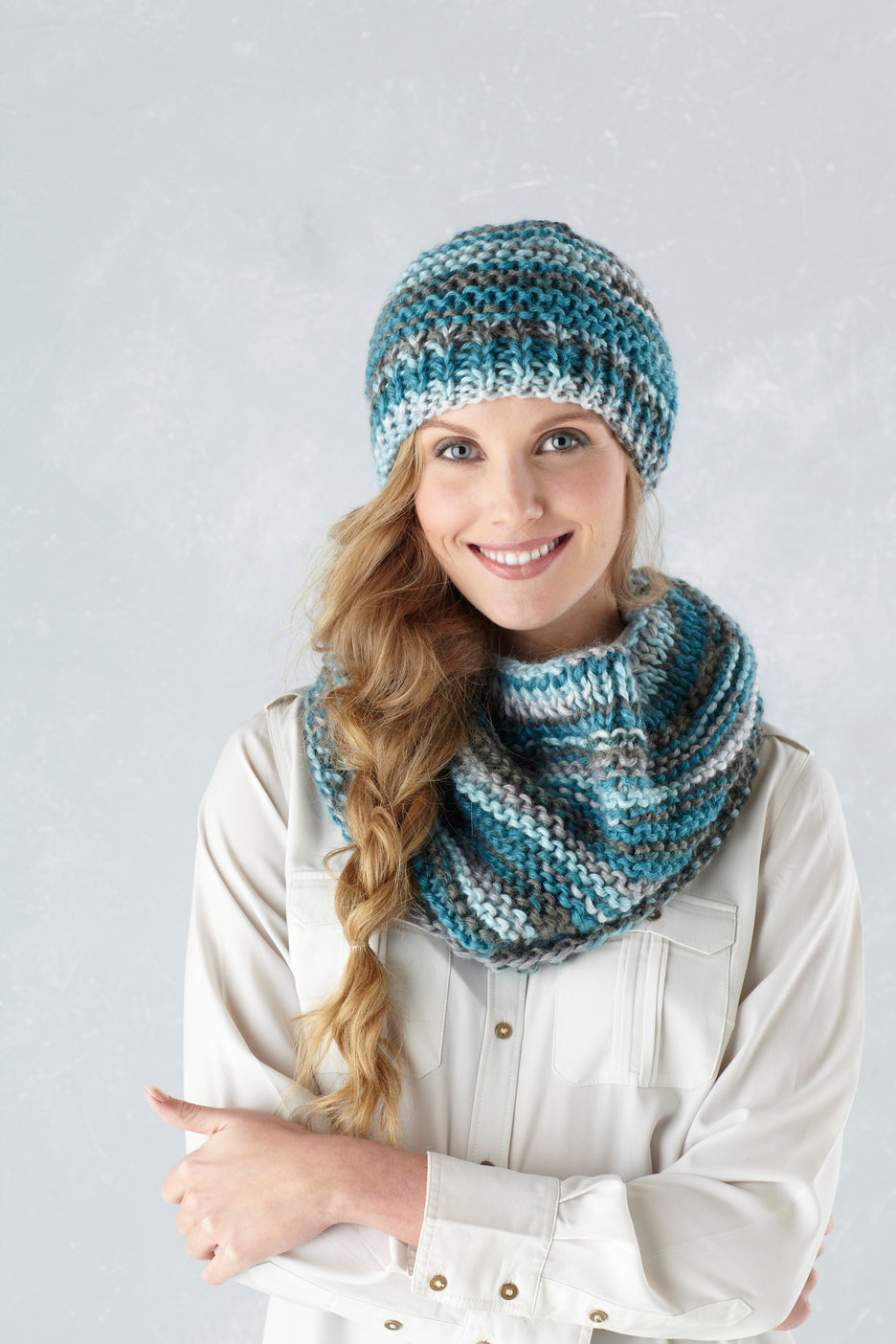 Ladies Sweater, Hat & Cowl in King Cole Super Chunky - 5639 - Leaflet