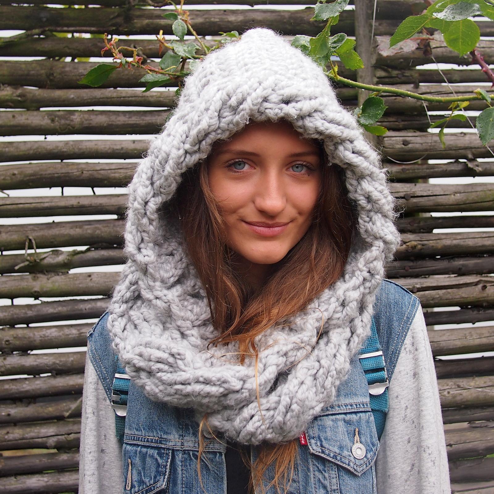 Cable hood & loop scarf