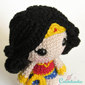 Wonder Woman Classic amigurumi doll - crochet pattern by Crochelandia