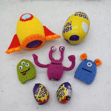 Easter Space Rocket & Aliens Easter Egg/Creme Egg Knitting Pattern
