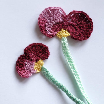 Crochet burgundy flower pattern